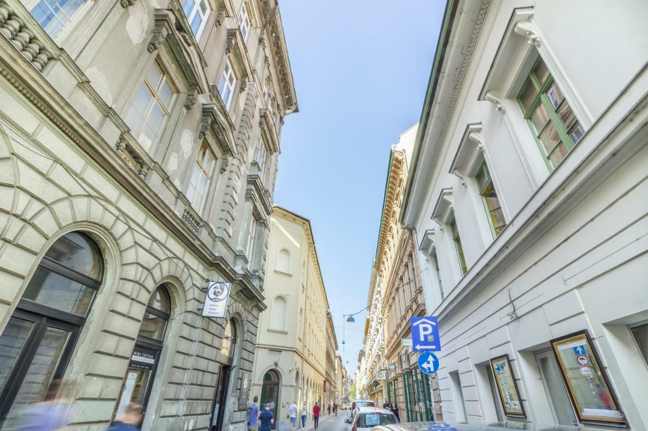 Curry Apartments Будапеща Екстериор снимка